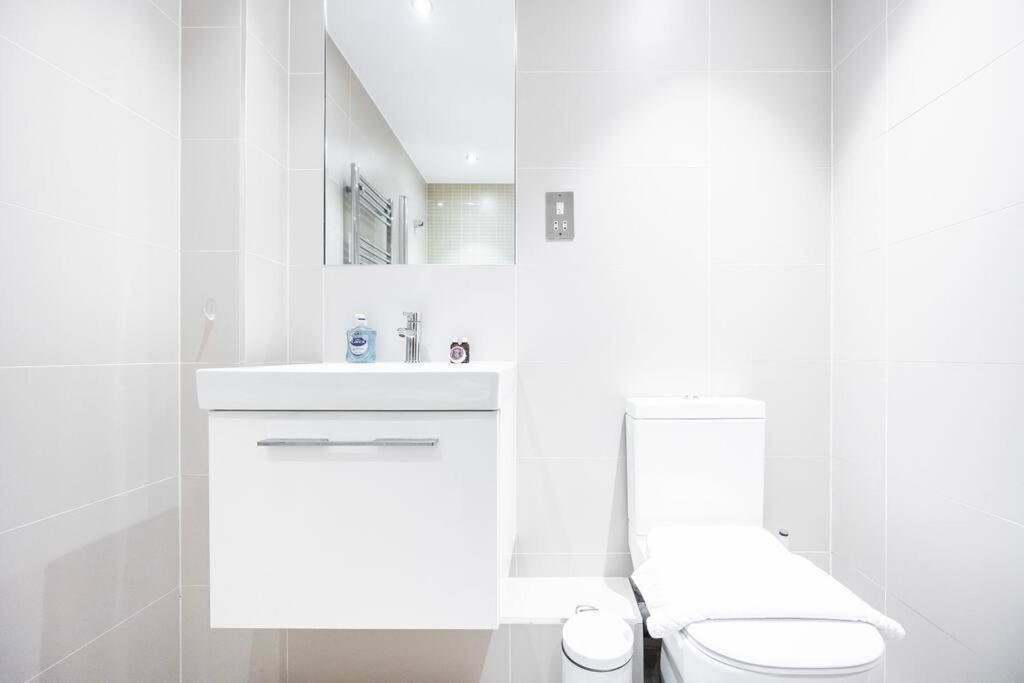 Smart Kensington Retreat 2br Апартаменты *