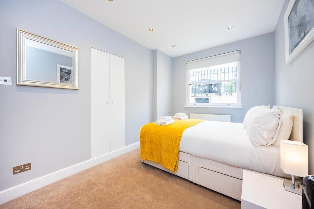 Smart Kensington Retreat 2br Апартаменты
