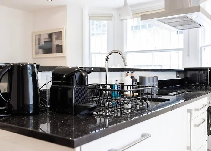 Smart Kensington Retreat 2Br